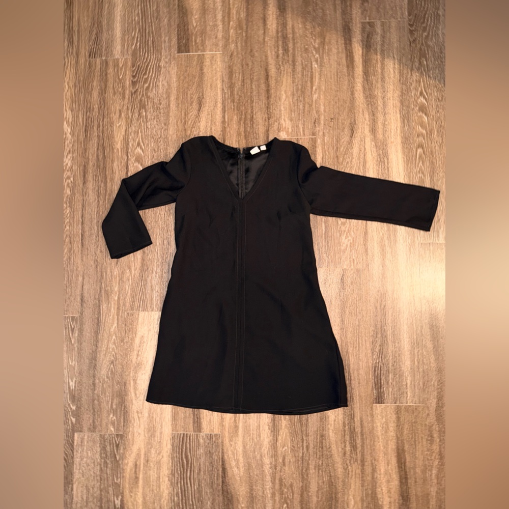 GAP Elegant Black V-Neck Long Sleeve Dress